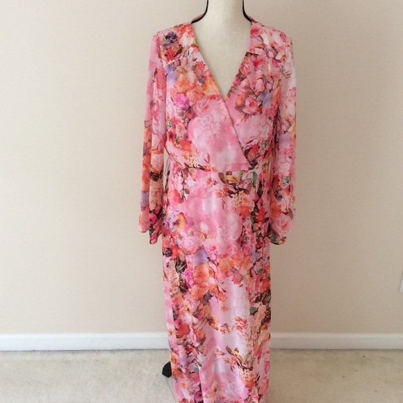 ECI Dresses & Skirts - Beige ECI Maxi Dress Floral Pink Side Split Sz 10